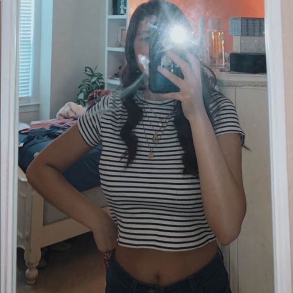 H&M Divided Striped Crop Top - Picture 3 of 3